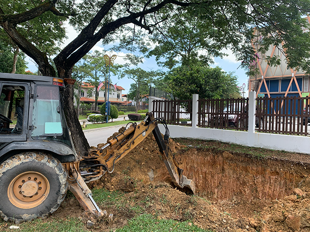 Long Arm Backhoe Loader Malaysia